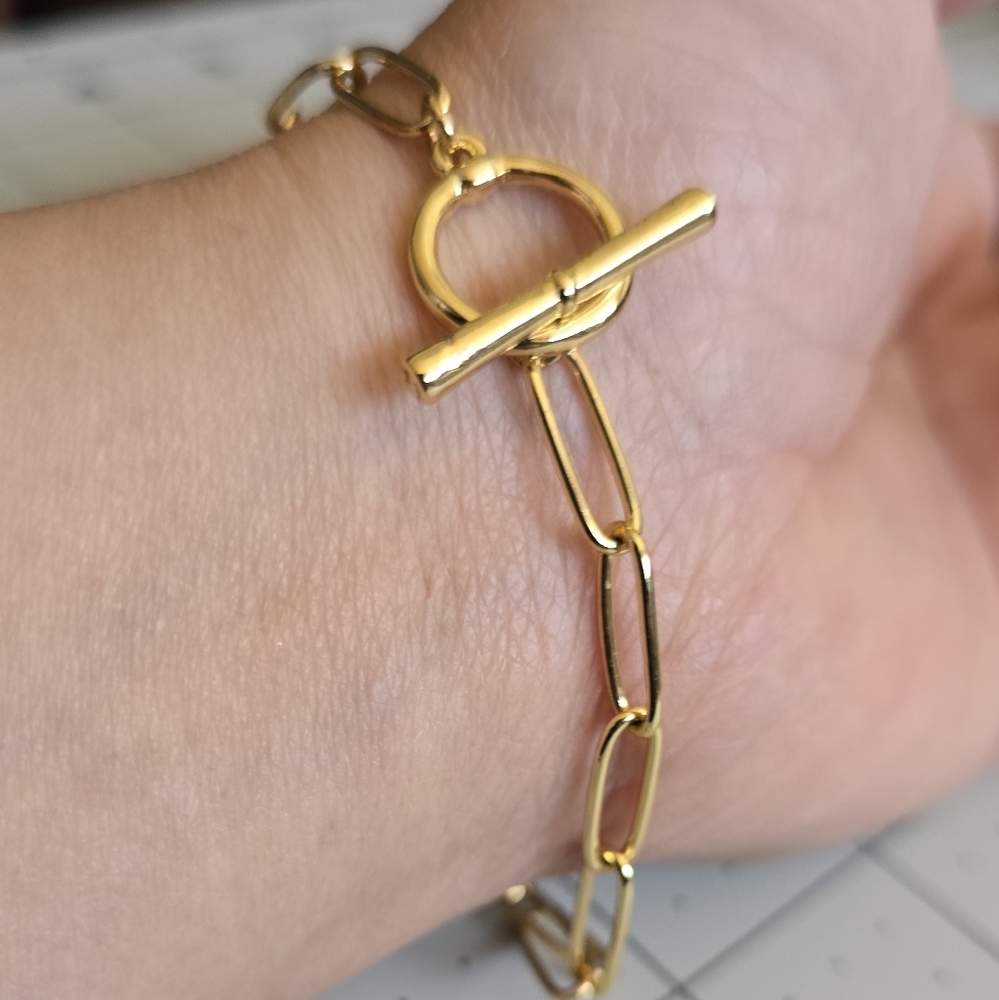 Elegant Paper Clips Gold Tone Bracelet